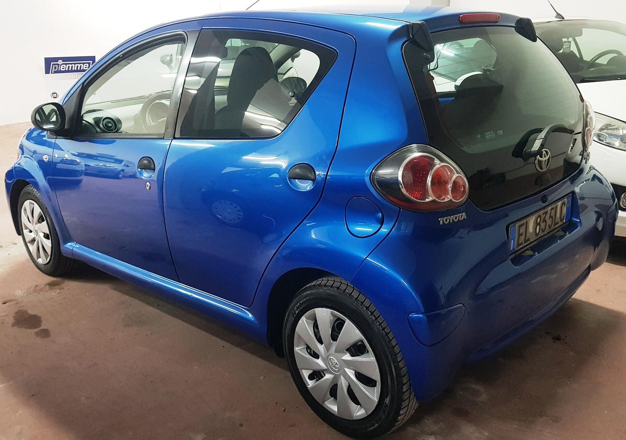 TOYOTA AYGO 1.0 5P LOUNGE CONNECT 08/2012