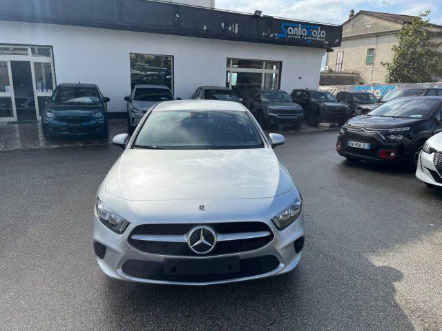 MERCEDES-BENZ A 180 d Automatic 4p. Business