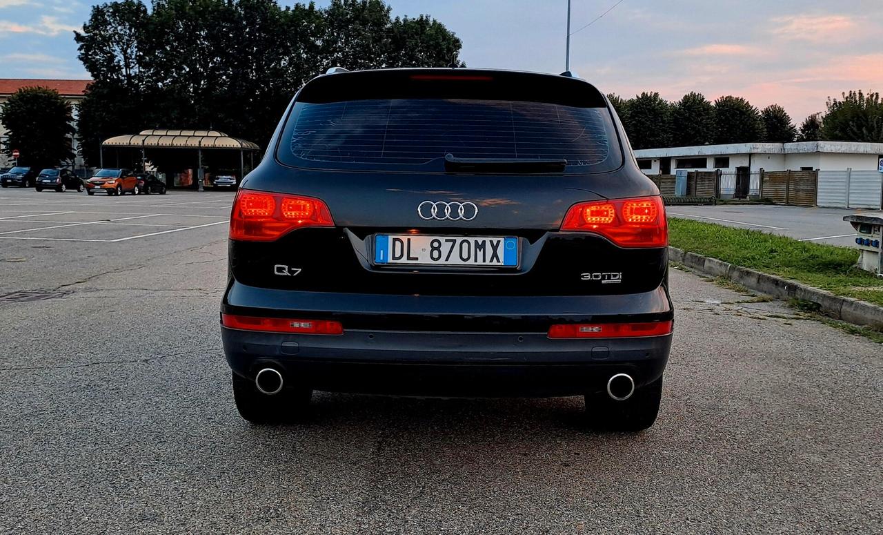 Audi Q7 3.0 V6 TDI 233CV quattro F1 Sline 7posti