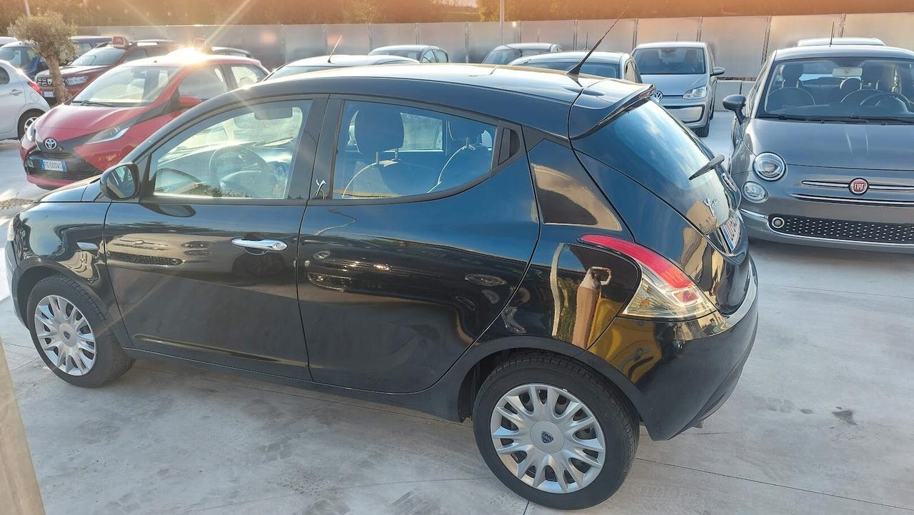 Lancia Ypsilon 1.2 69 CV 5 porte 2014