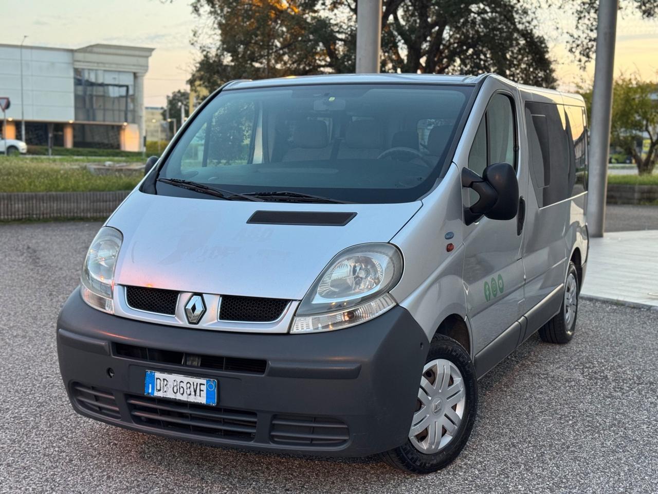 Renault Trafic T29 1.9 dCi/100cv 9 Posti