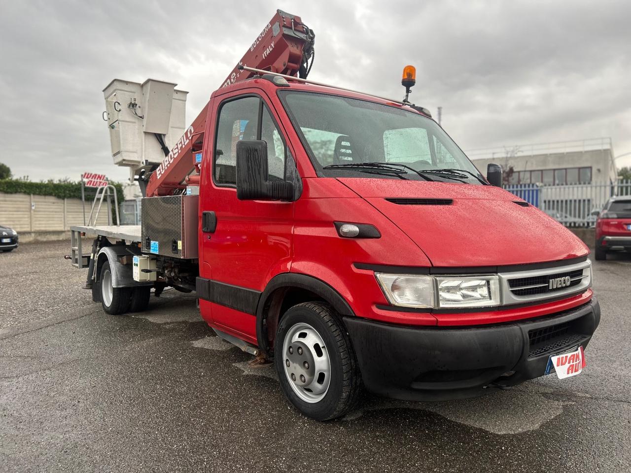 Iveco Daily 35C10 2.3 Hpi cabinato con Cestello elevatore
