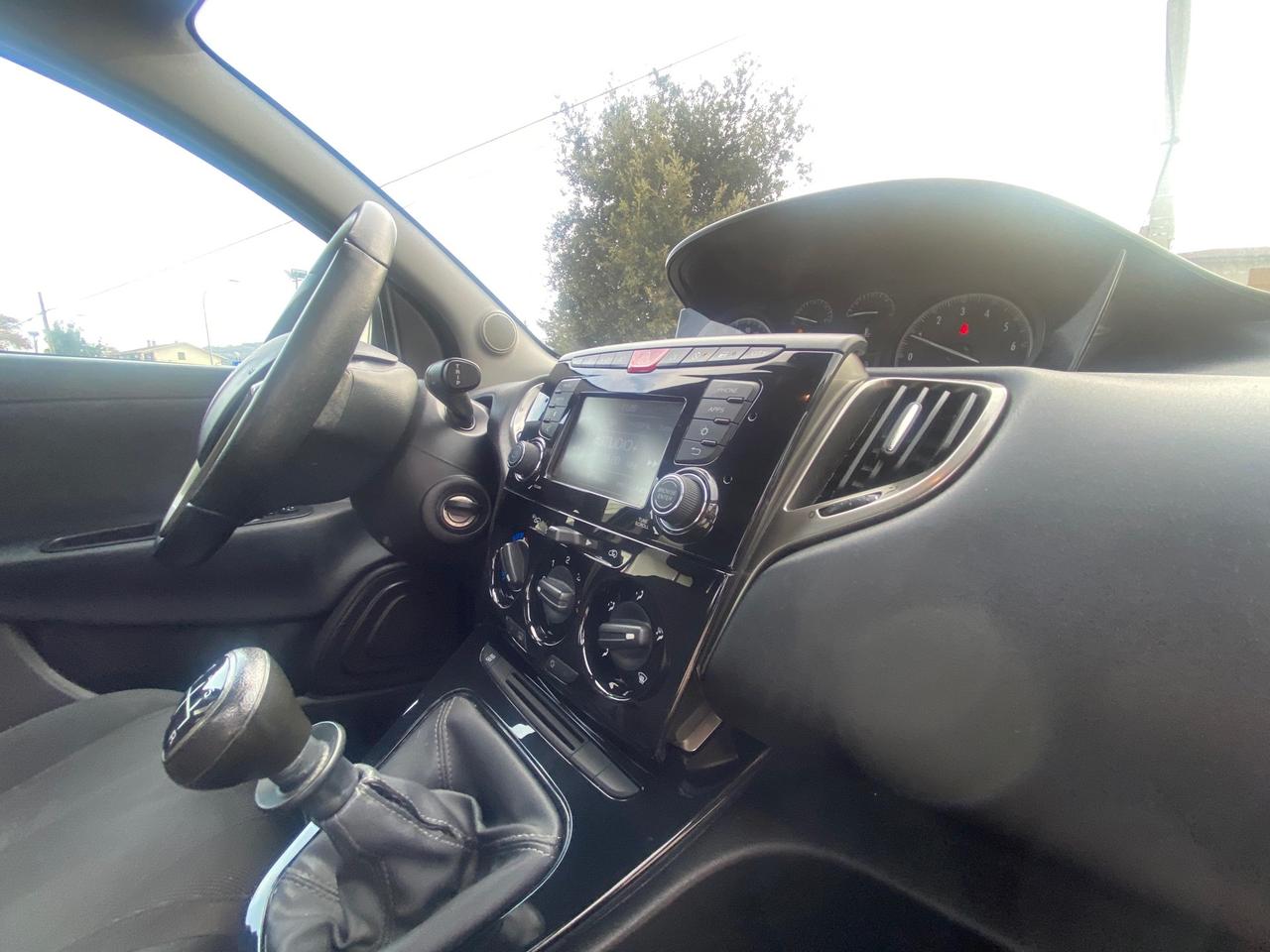 Lancia Ypsilon 1.2 69 CV 5 porte GPL Ecochic Gold