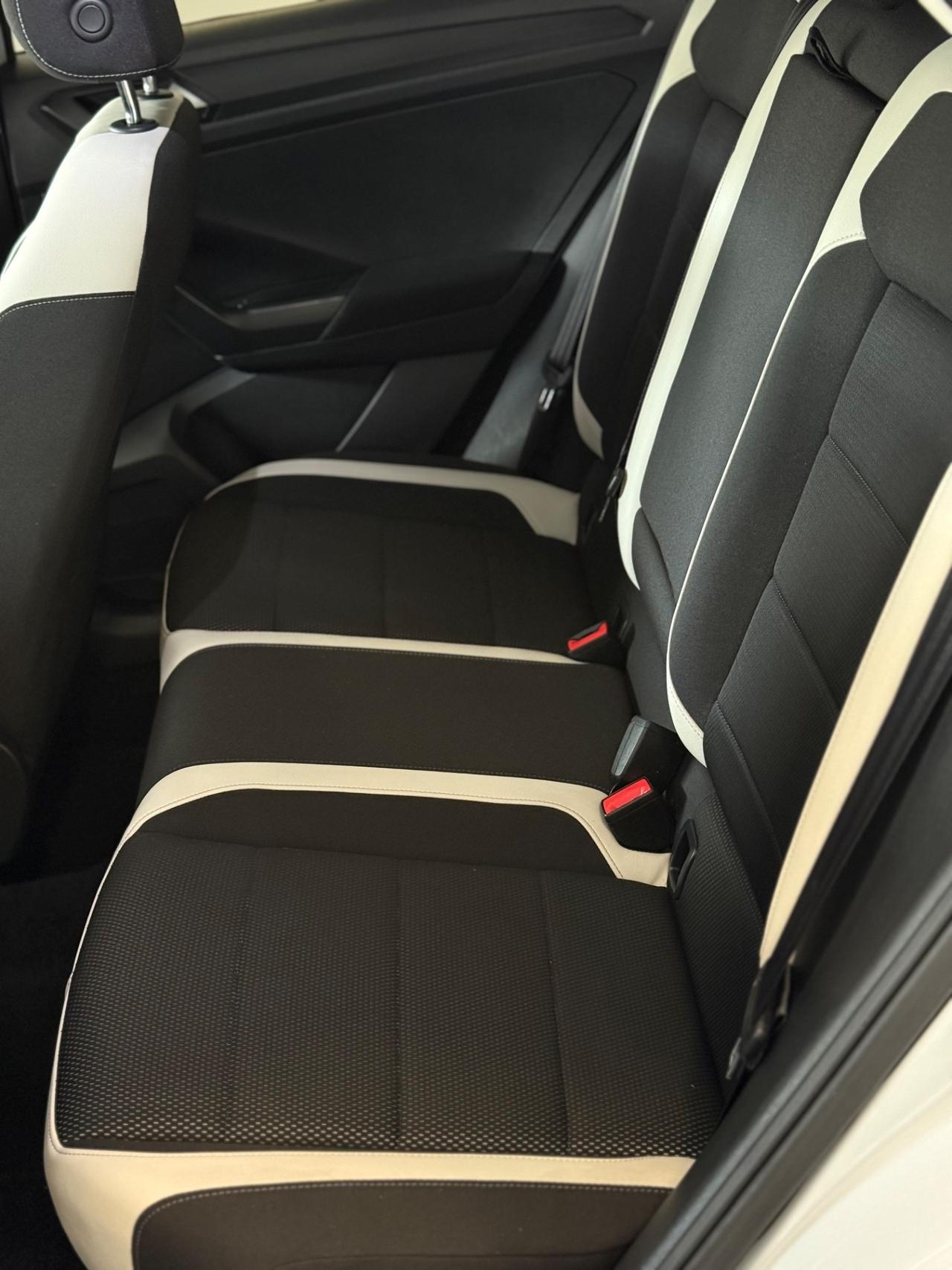 Volkswagen T-Roc 1.6 TDI SCR Business BlueMotion Technology