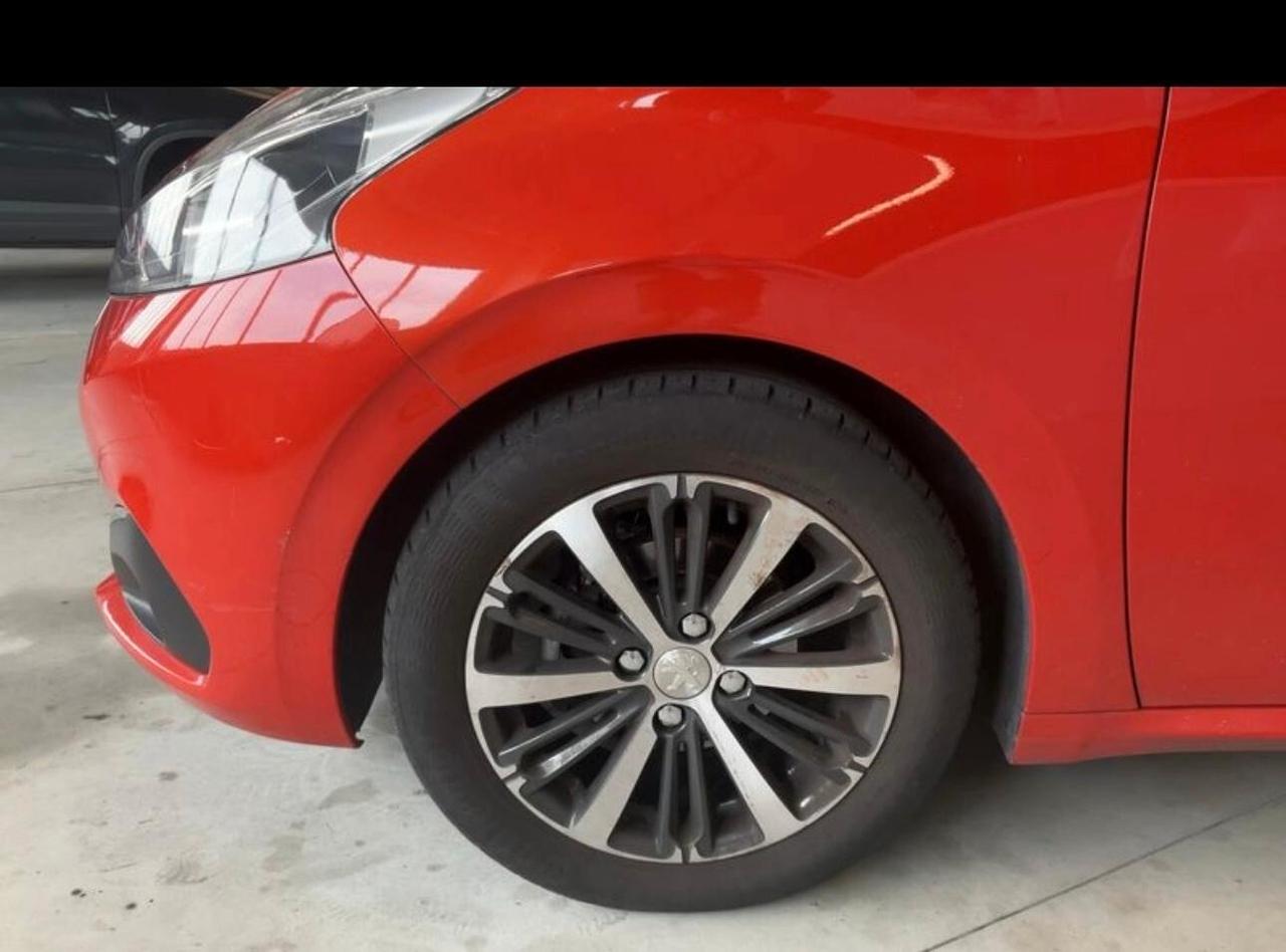 Peugeot 208 PureTech 82 5 porte Allure