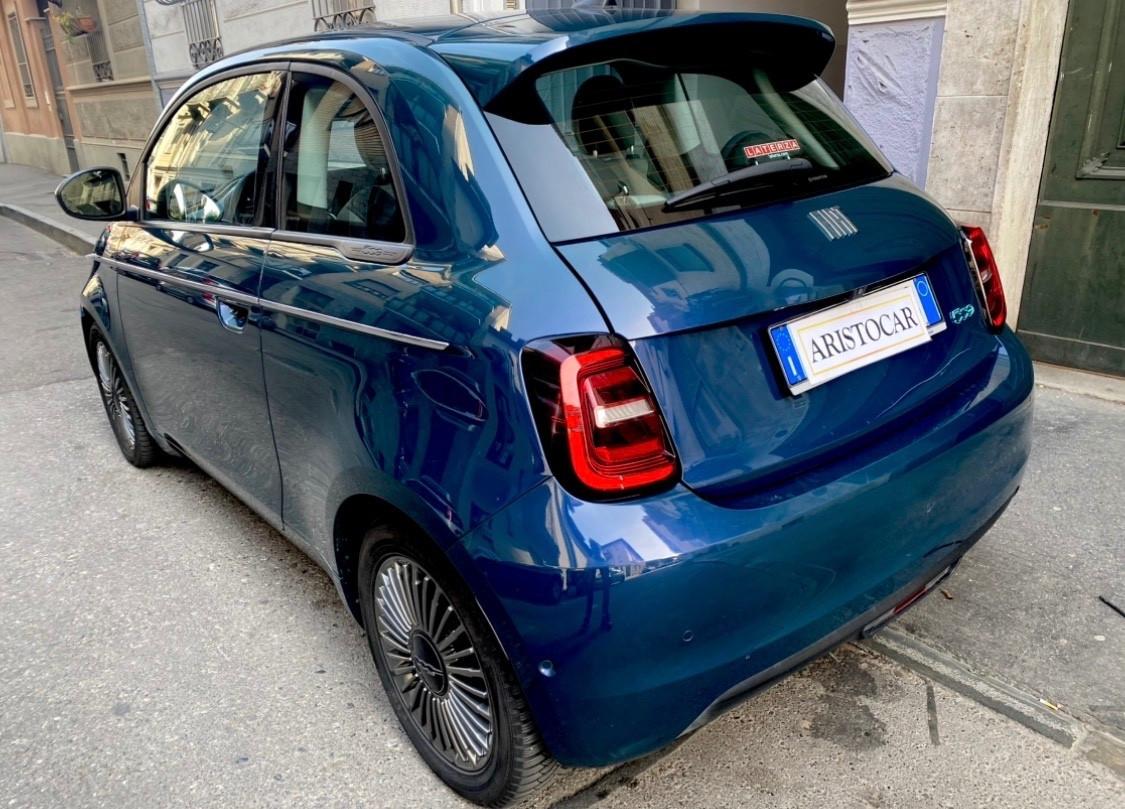 Fiat 500 500e Berlina 42 kWh La Prima