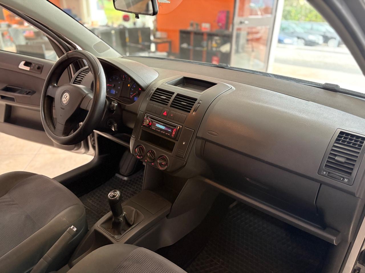 Volkswagen Polo 1.4/80CV 16V 5p. GPL Comfort.