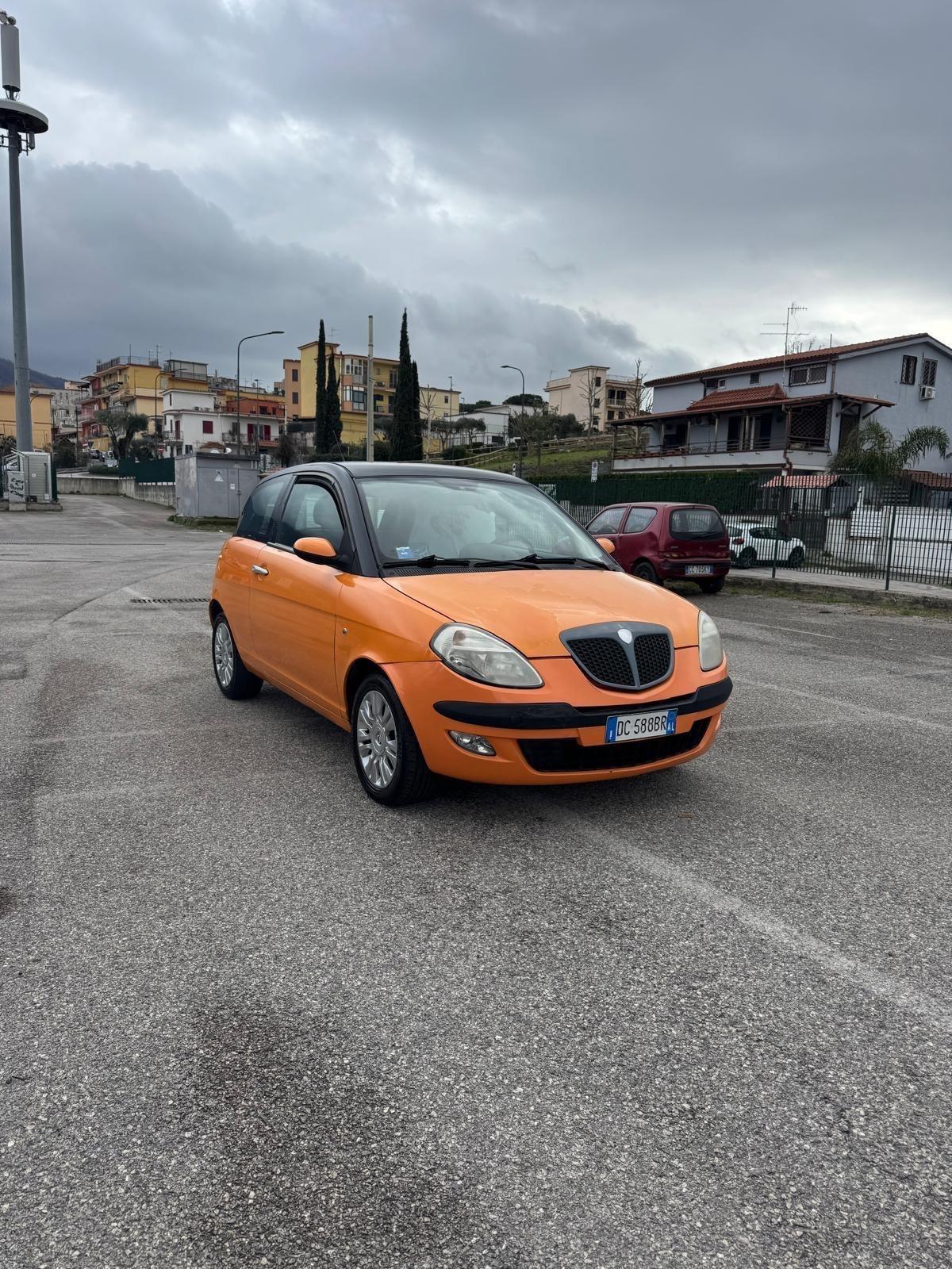 Lancia Ypsilon 1.2 Momo Design 8V NEOPATENTATI