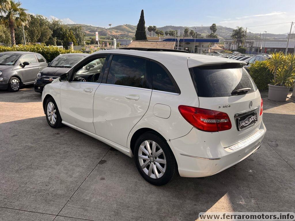 Mercedes B 180 CDI Executive teto panoramico