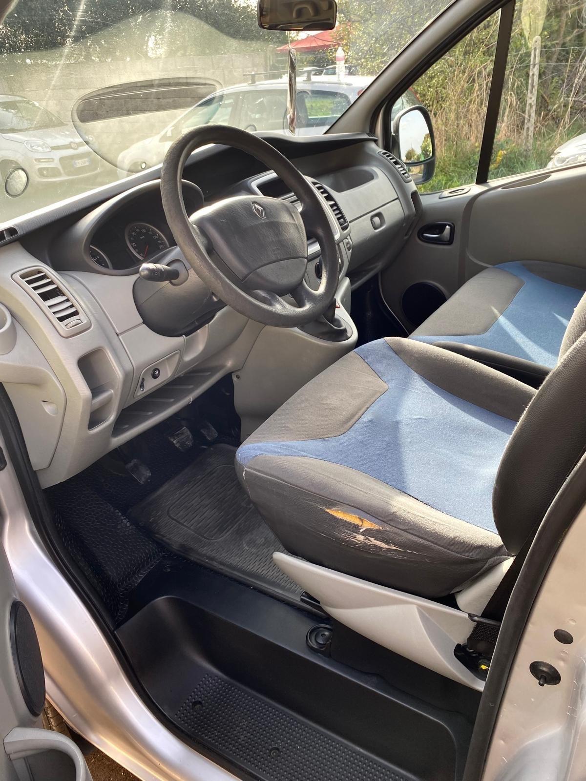 Renault Trafic 2.2 Cv 114 pulmino 6 posti Autocarro