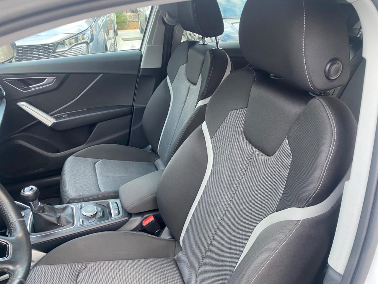 Audi Q2 30 TDI Identity Black