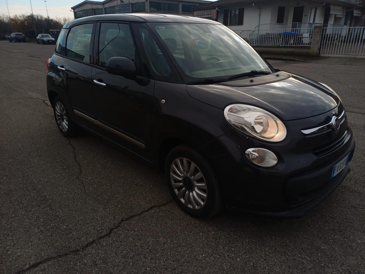 Fiat 500L 1.6 Multijet 105 CV Lounge (77 kw)