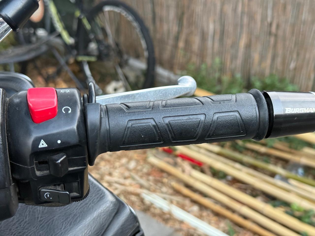 Suzuki Burgman 400 Manopole riscaldate
