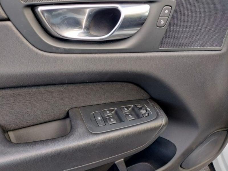 Volvo XC60 XC60 B4 (d) AWD Geartronic Momentum Pro