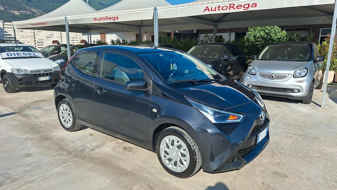 Toyota Aygo Connect 1.0 VVT-i 72 CV 5 porte 2021