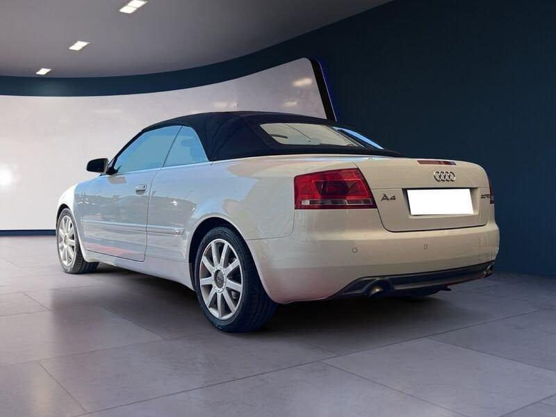 Audi A4 Cabrio 2.0 tdi *AUTOMATICA*