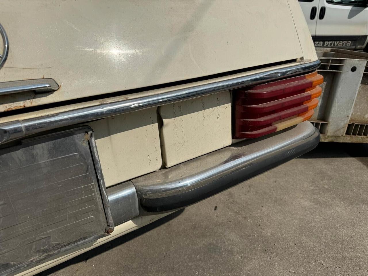 Mercedes-benz 200 Mercedes-Benz 200 D (W115) – Anno 1972