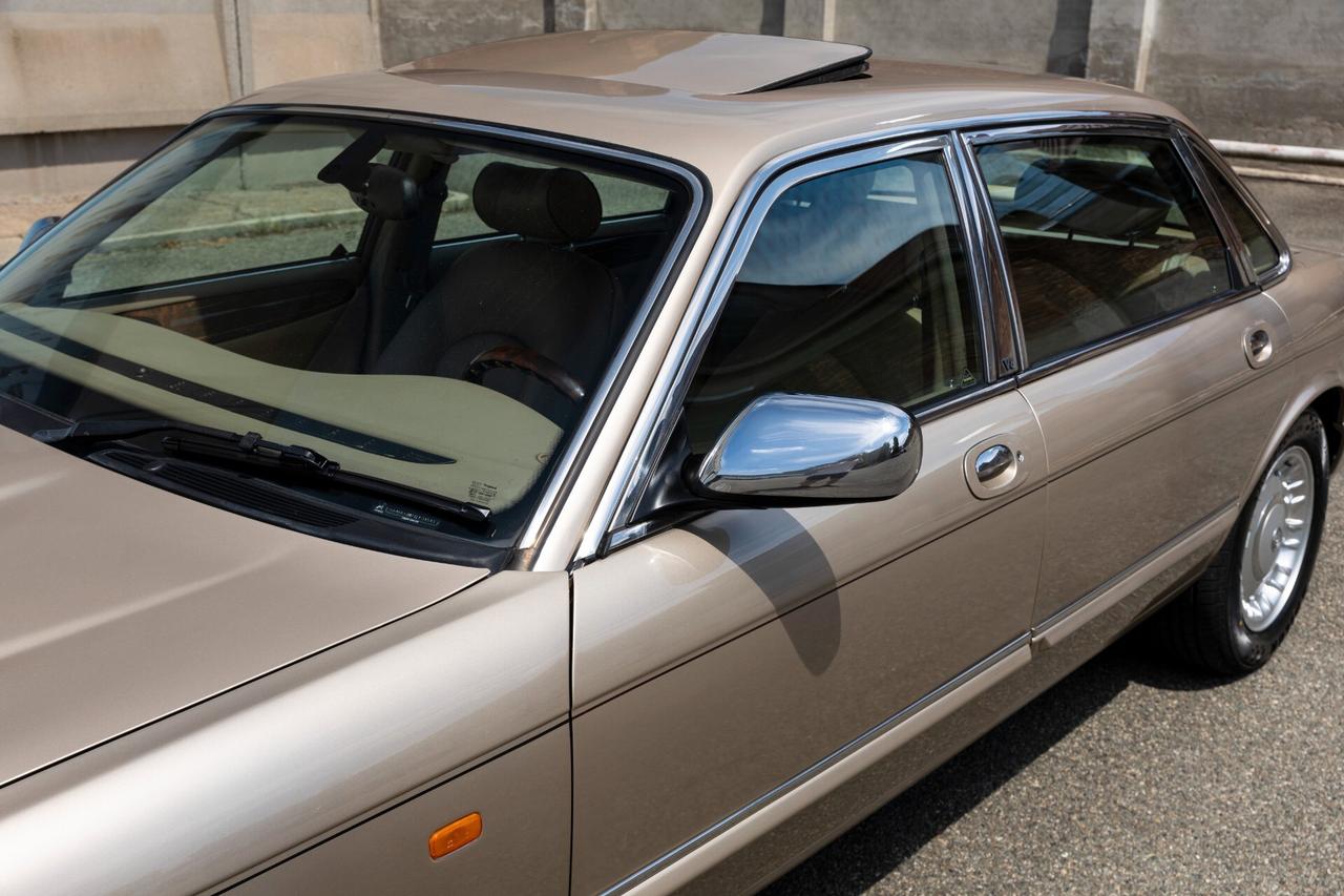 Daimler Super V8 XJ X300* LWB * Topaz con interni Cashmere* Meravigliosa*