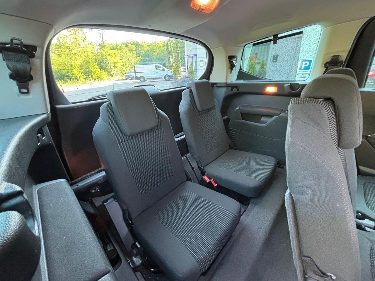 Peugeot 5008 1.6 HDi 115CV Active