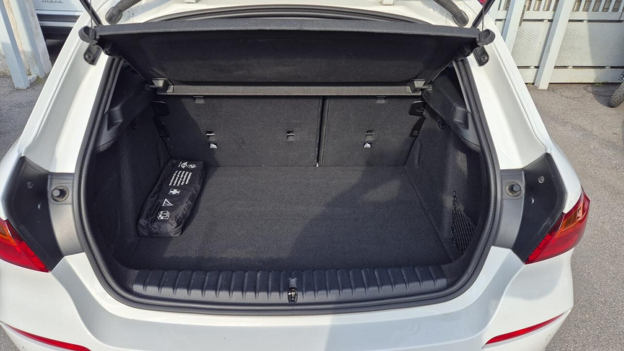 Bmw 116 116d 5p. Business Advantage