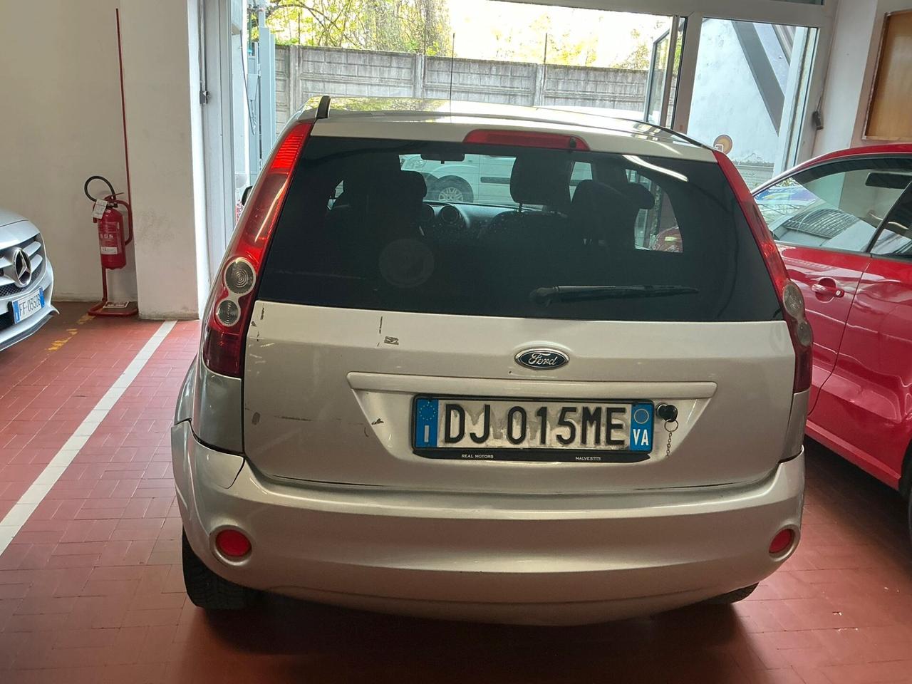 Ford Fiesta 1.2 16V 5p. Ghia