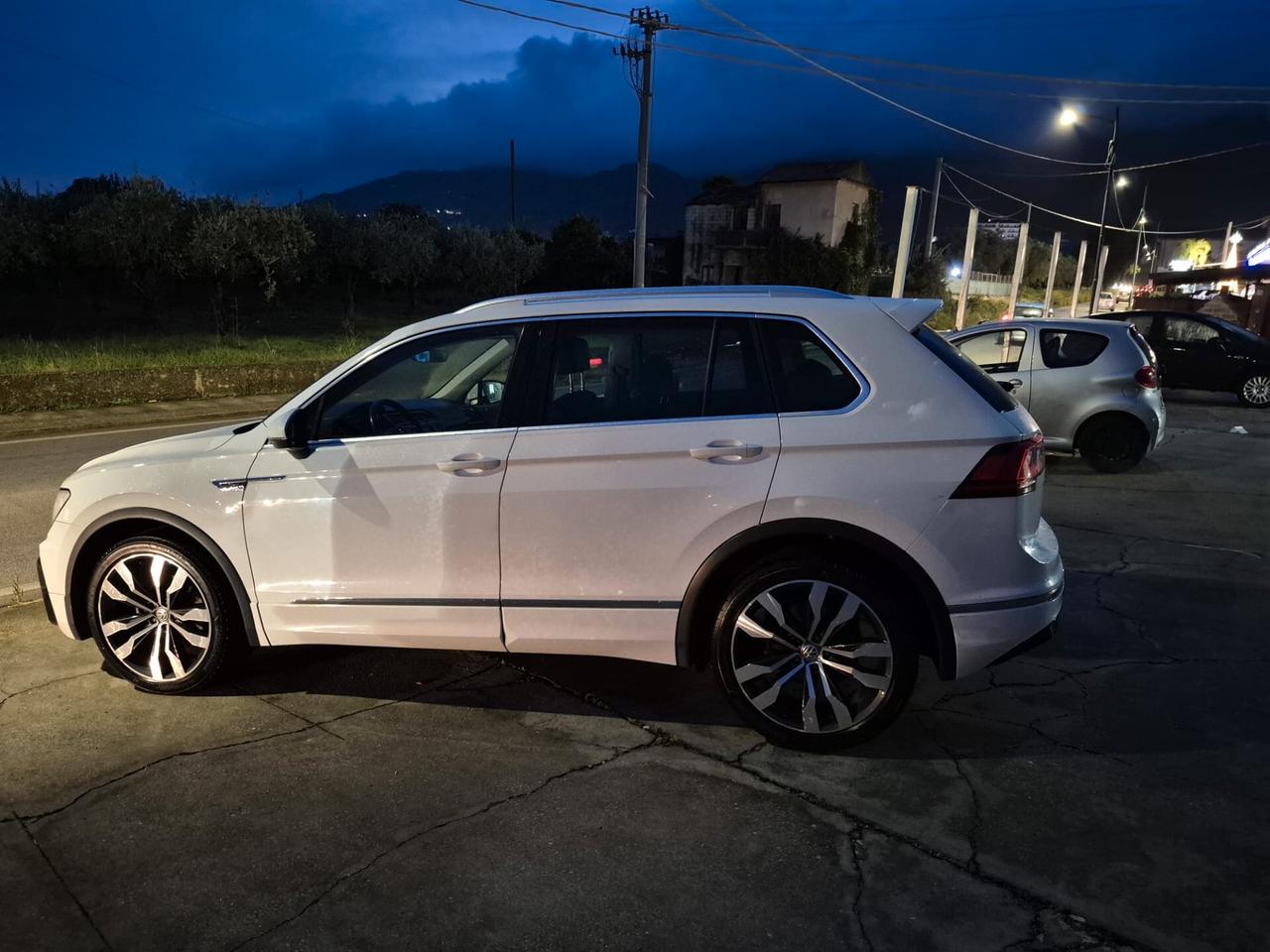 Volkswagen Tiguan 2.0 BiTDI SCR DSG 4MOTION Executive R-Line BMT