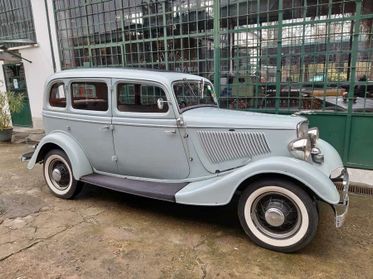 Ford Model B Sedan – 1933