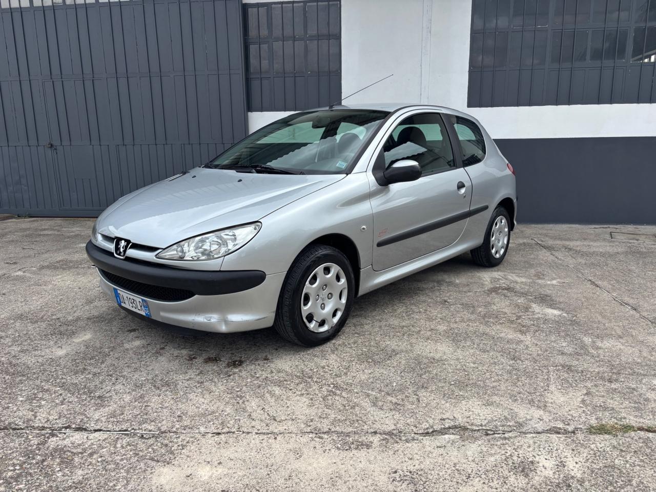 Peugeot 206 1.4 benzina. Neopatentati. Garanzia