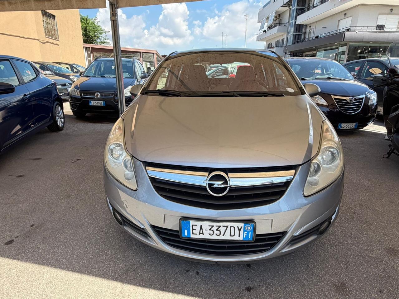Opel Corsa 1.4 16V 5 porte Cosmo