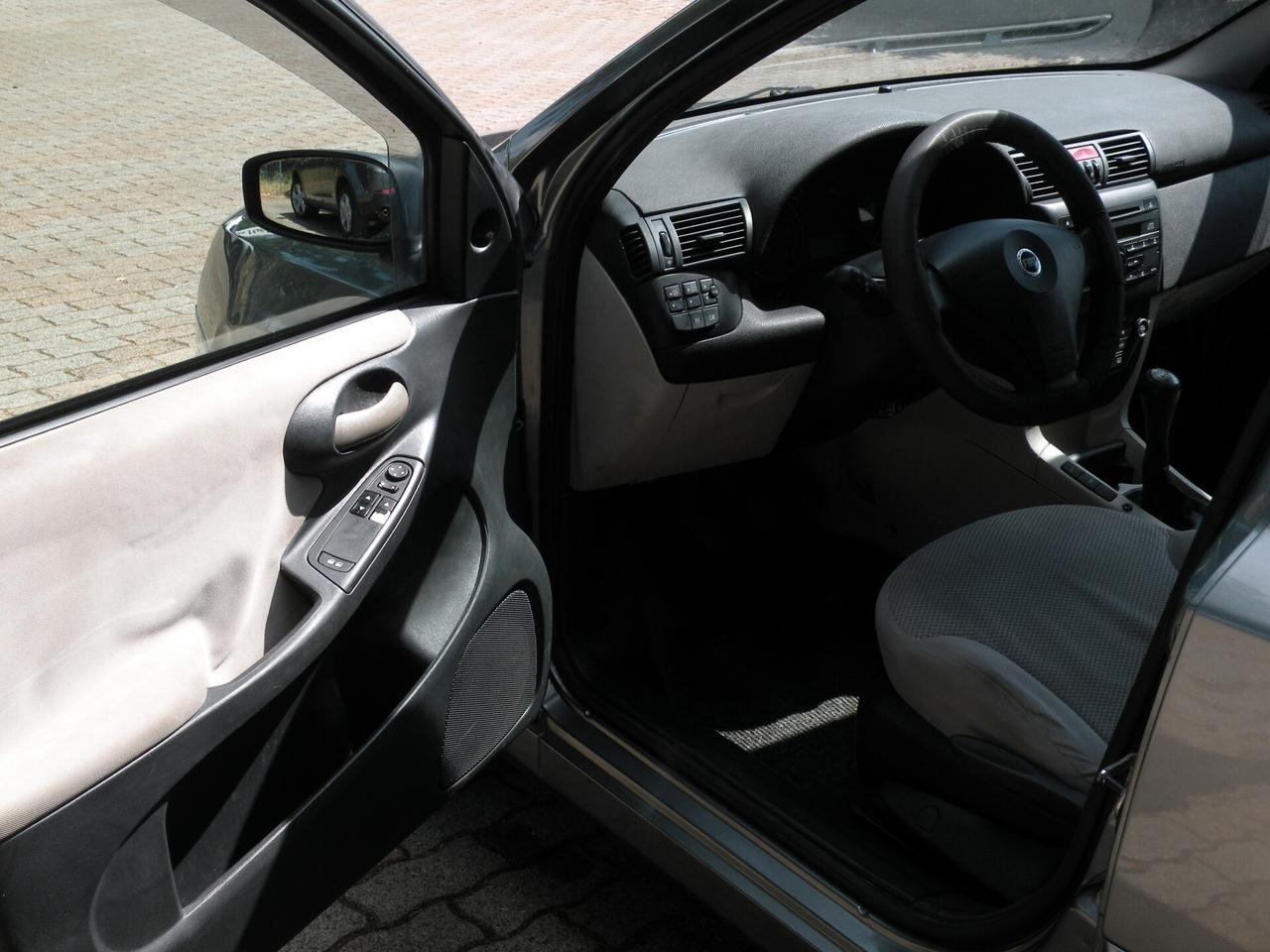 FIAT STILO 1.9 JTD 80CV 5 porte 2004