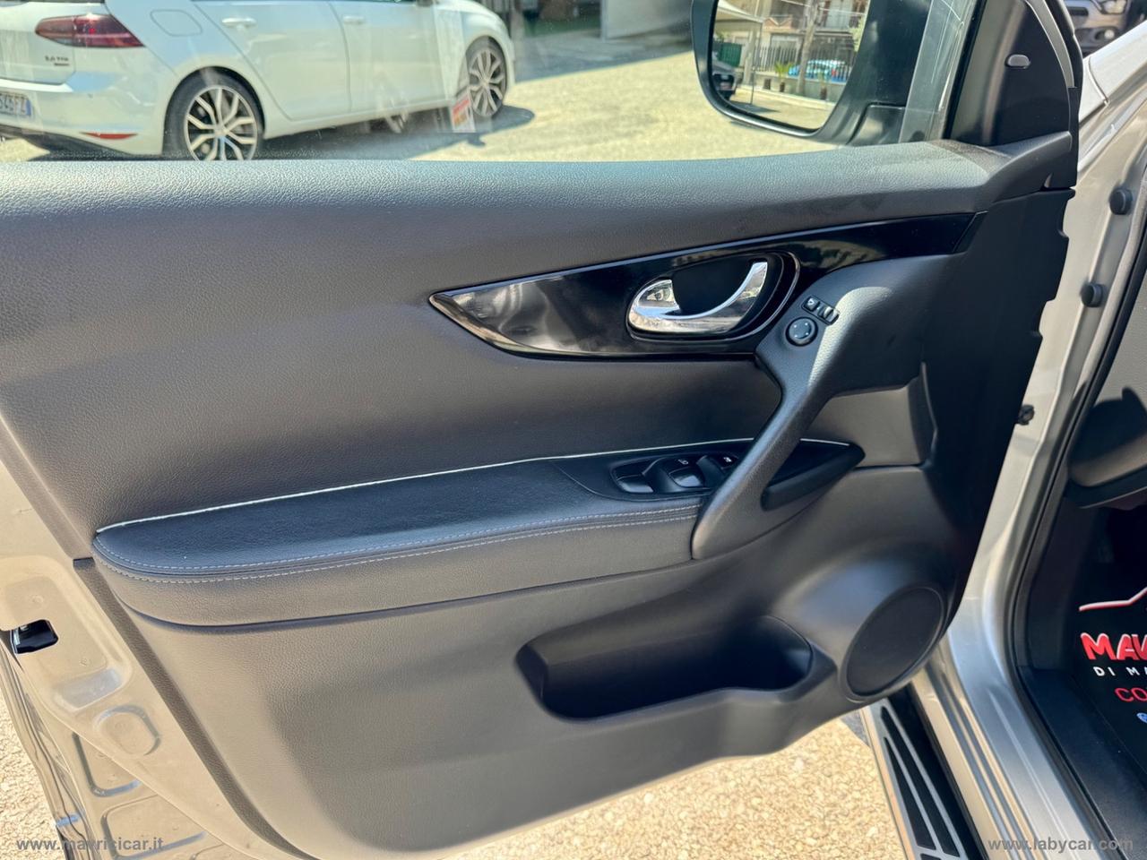 NISSAN Qashqai 1.6 dCi 4WD N-Connecta