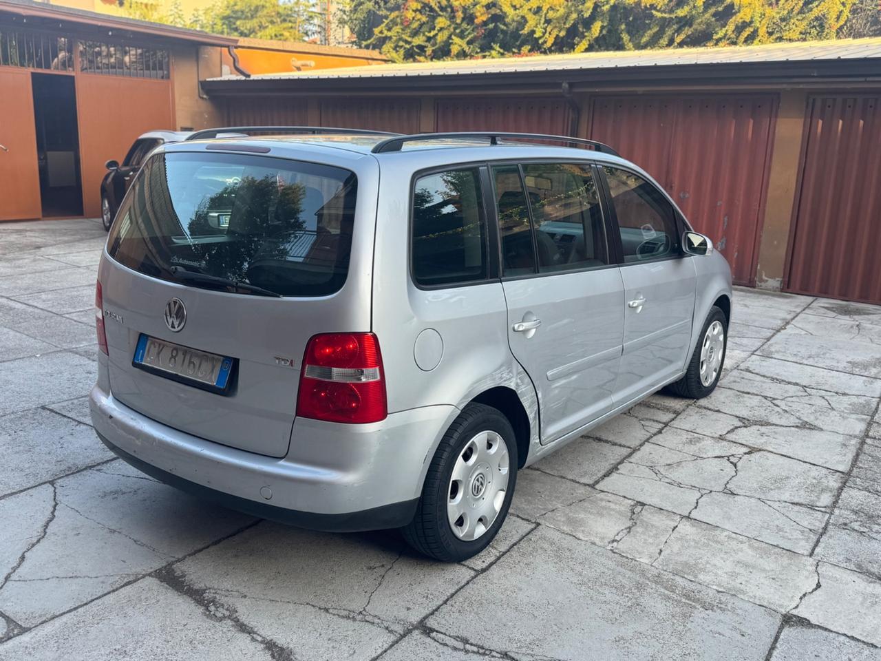 Volkswagen Touran 5 POSTI CON SOLI 143000KM