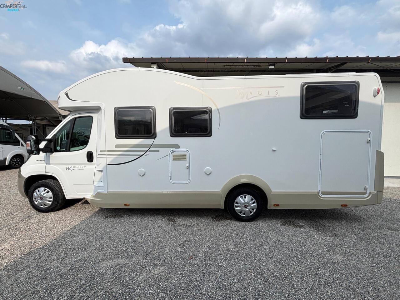 CI MAGIS 84 XT - SEMINTEGRALE CON LETTI GEMELLI IN CODA ED AMPIO GARAGE