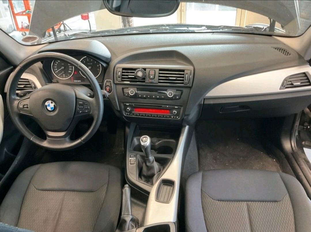 Bmw 116 116i 5p. Urban