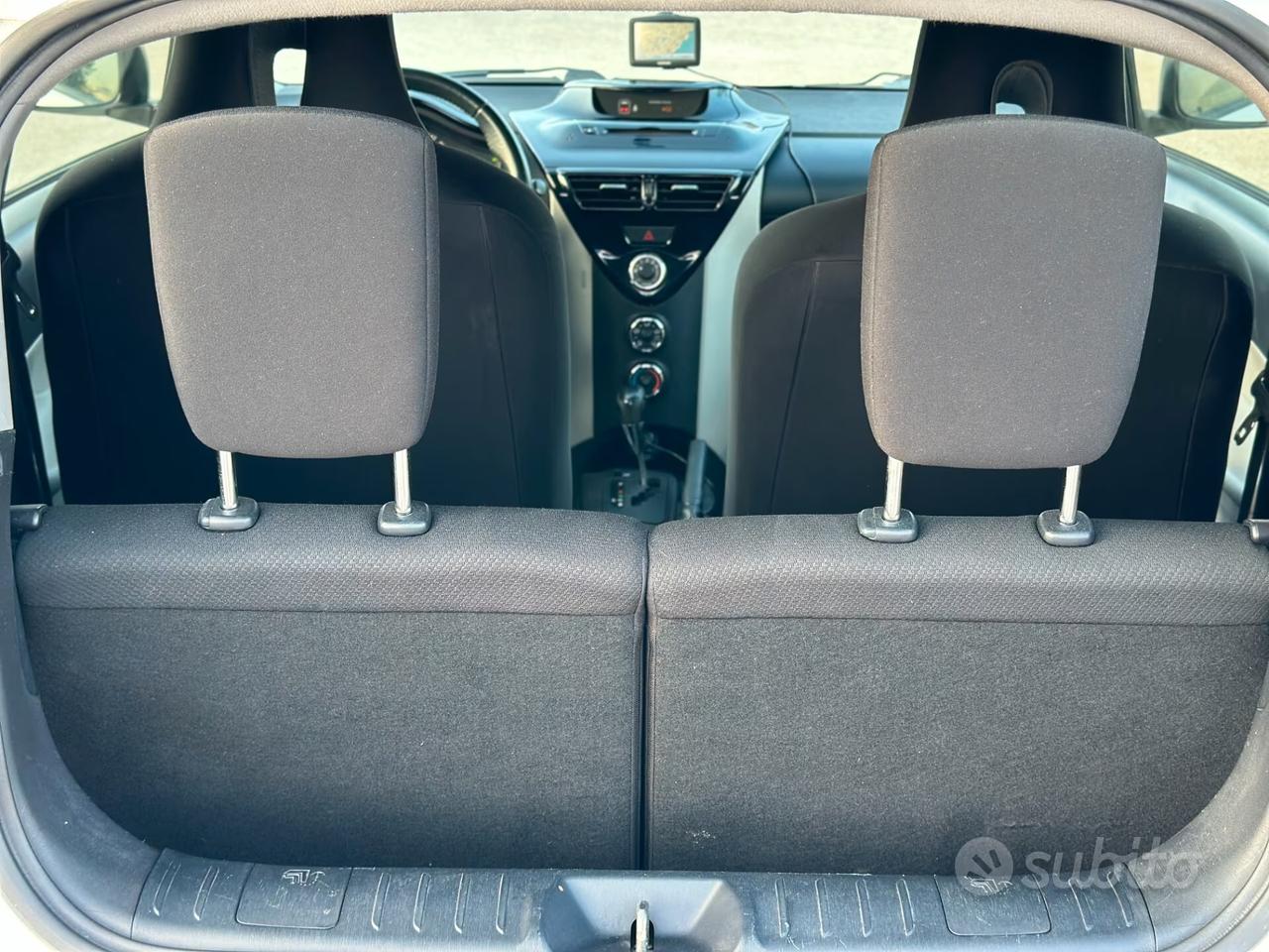 Toyota iQ 1.0 Lounge CVT 2012 Automatica