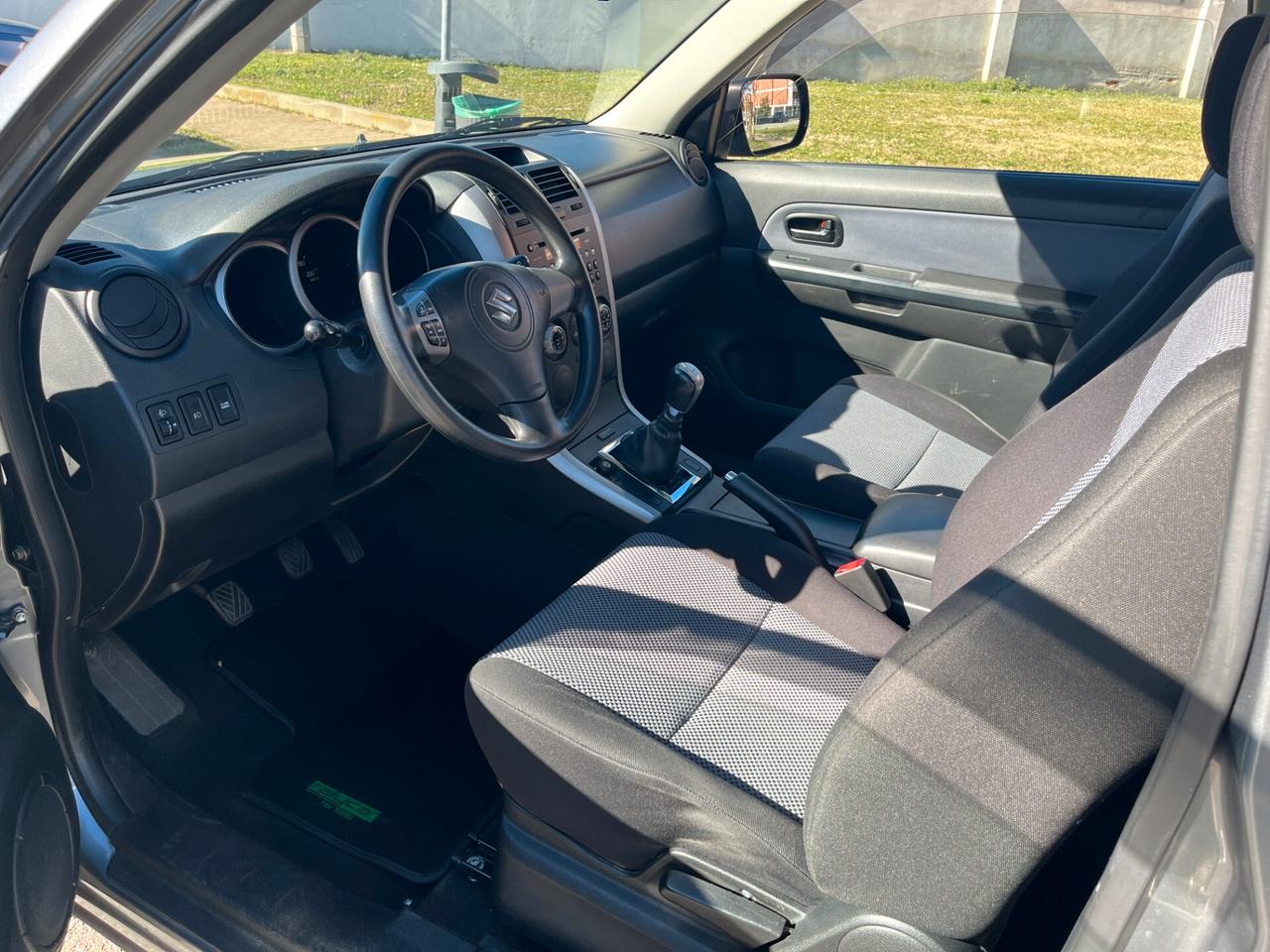 Suzuki Grand Vitara 1.6 *4X4 *BENZINA *POCHI KM