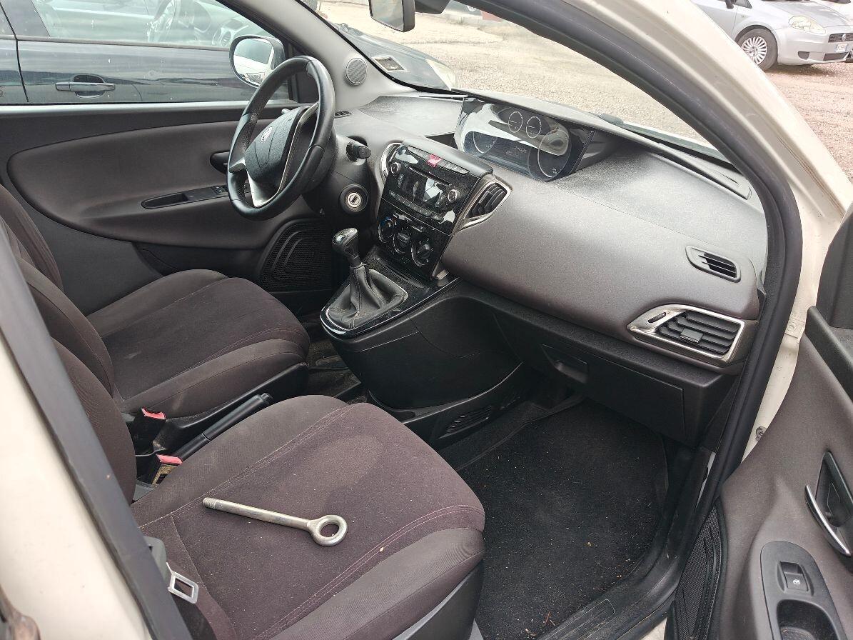 Lancia Ypsilon 1.3 MJT 16V 95 CV 5 porte S&S Silver