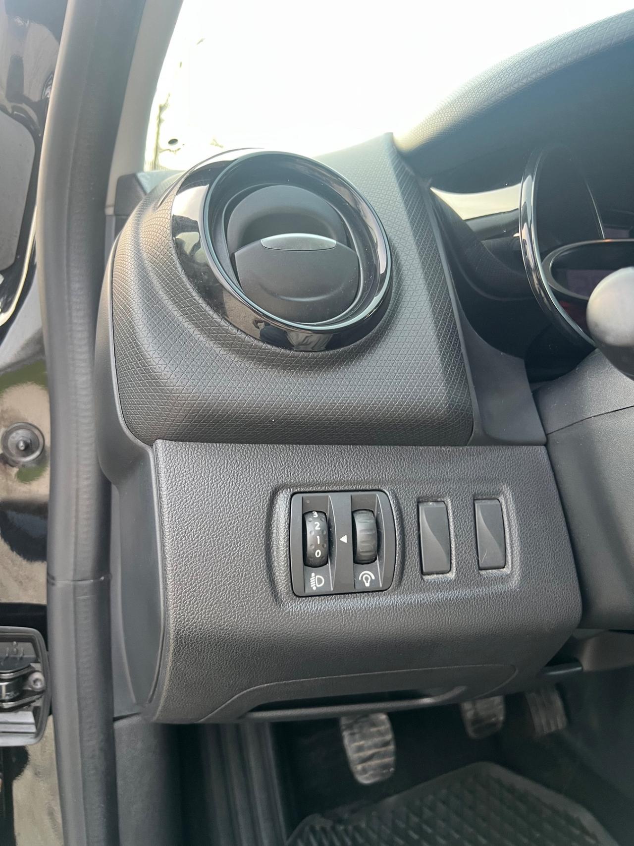 Renault Clio 1.2 75CV 5 porte Life PERMUTE RATE GARANZIA