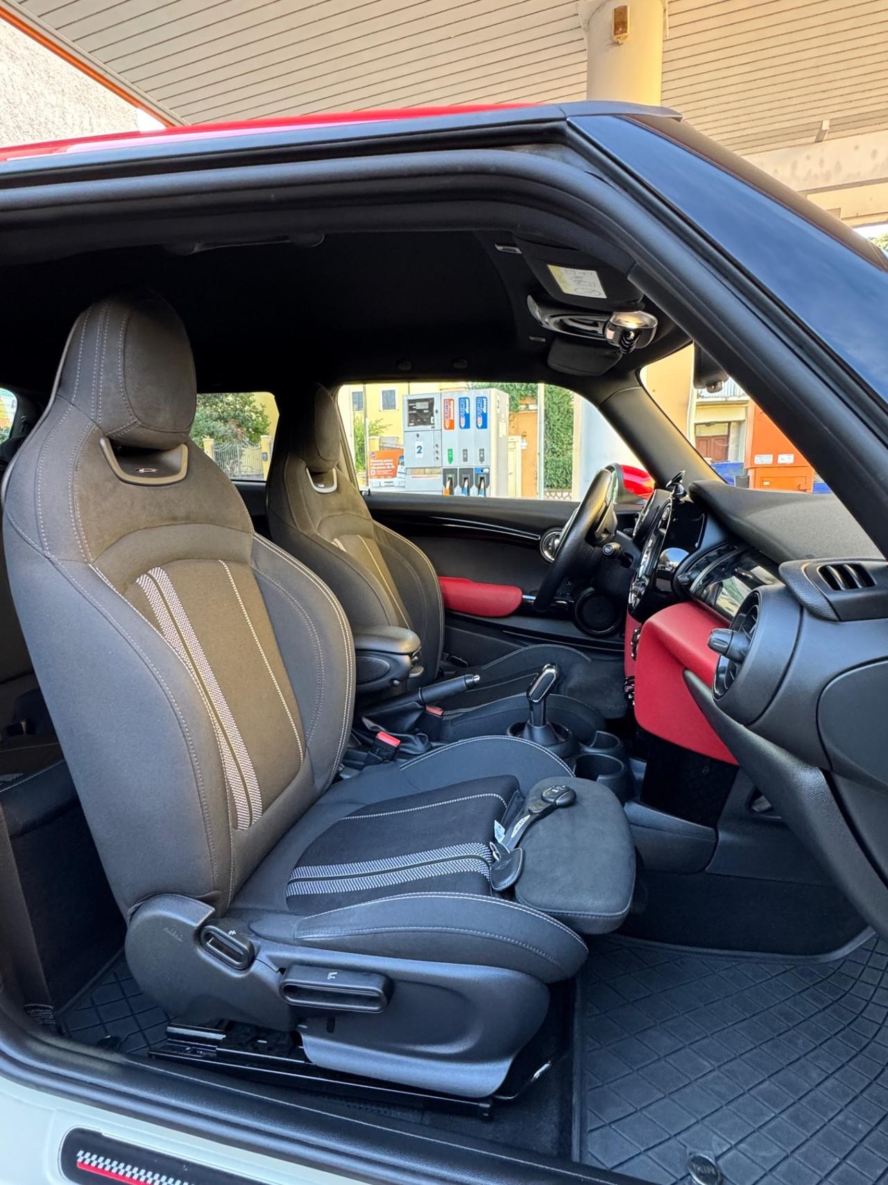 Mini F56 2.0 John Cooper Works Pro 231cv Auto 3p