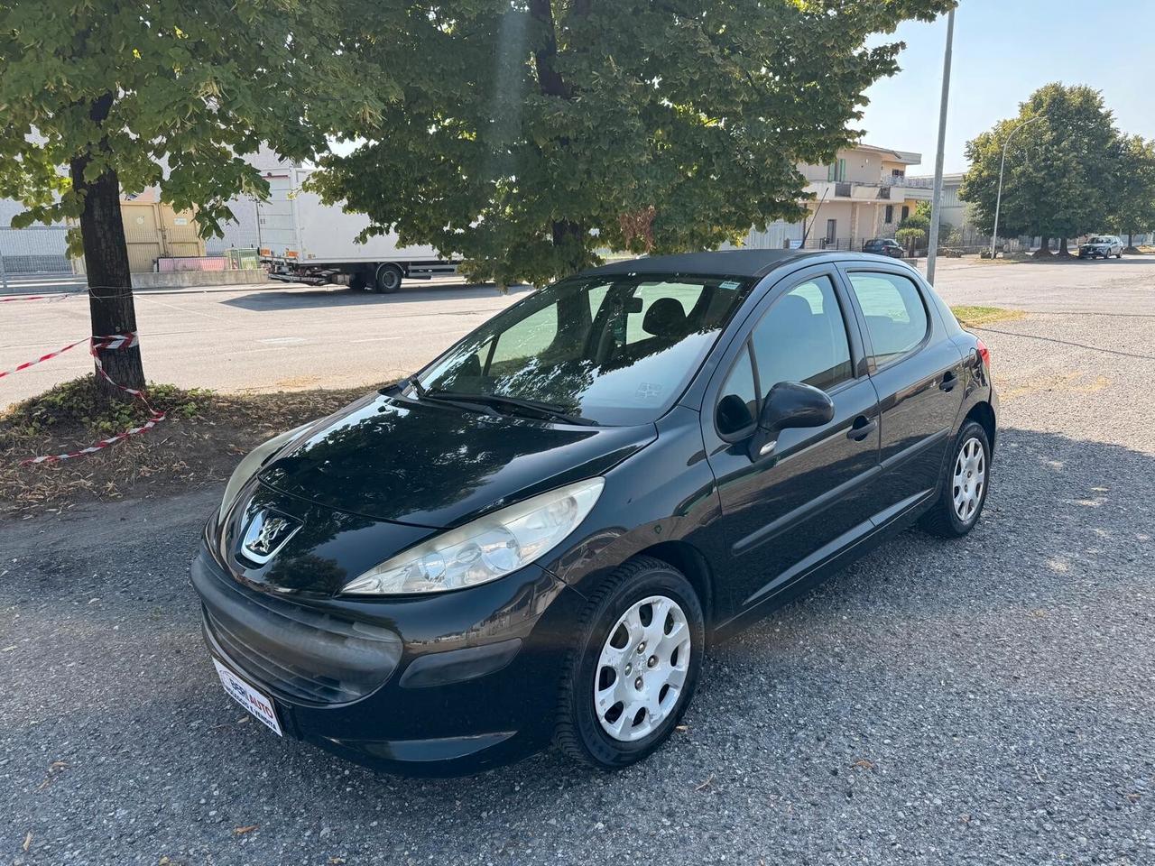 Peugeot 207 benzina manuale