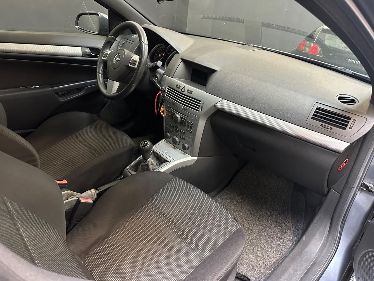 Opel Astra GTC 1.6 16V Twinport 3 porte Sport