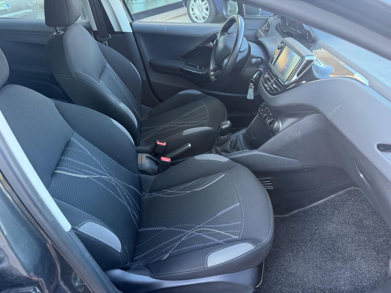 Peugeot 208 1.4 HDi 68 CV 5 porte Allure