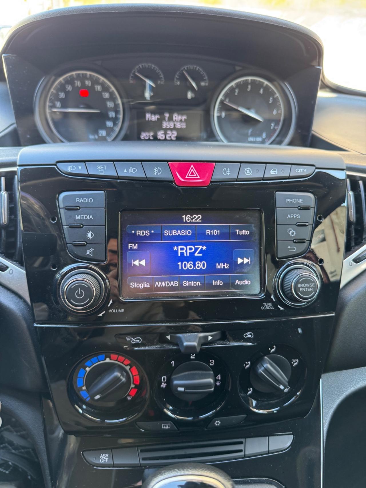 Lancia Ypsilon 1.0 FireFly 5 porte S&S Hybrid Ecochic Silver