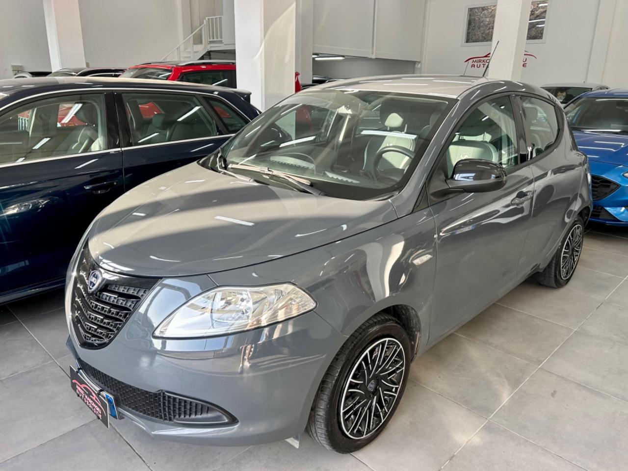 Lancia Ypsilon 1.2 69 CV 5 porte Gold FINANZIABILE