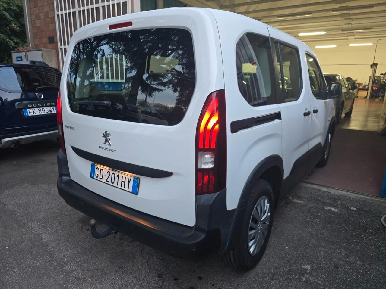 Peugeot Rifter BlueHDi 130 S&S Allure Long rate da 120,00