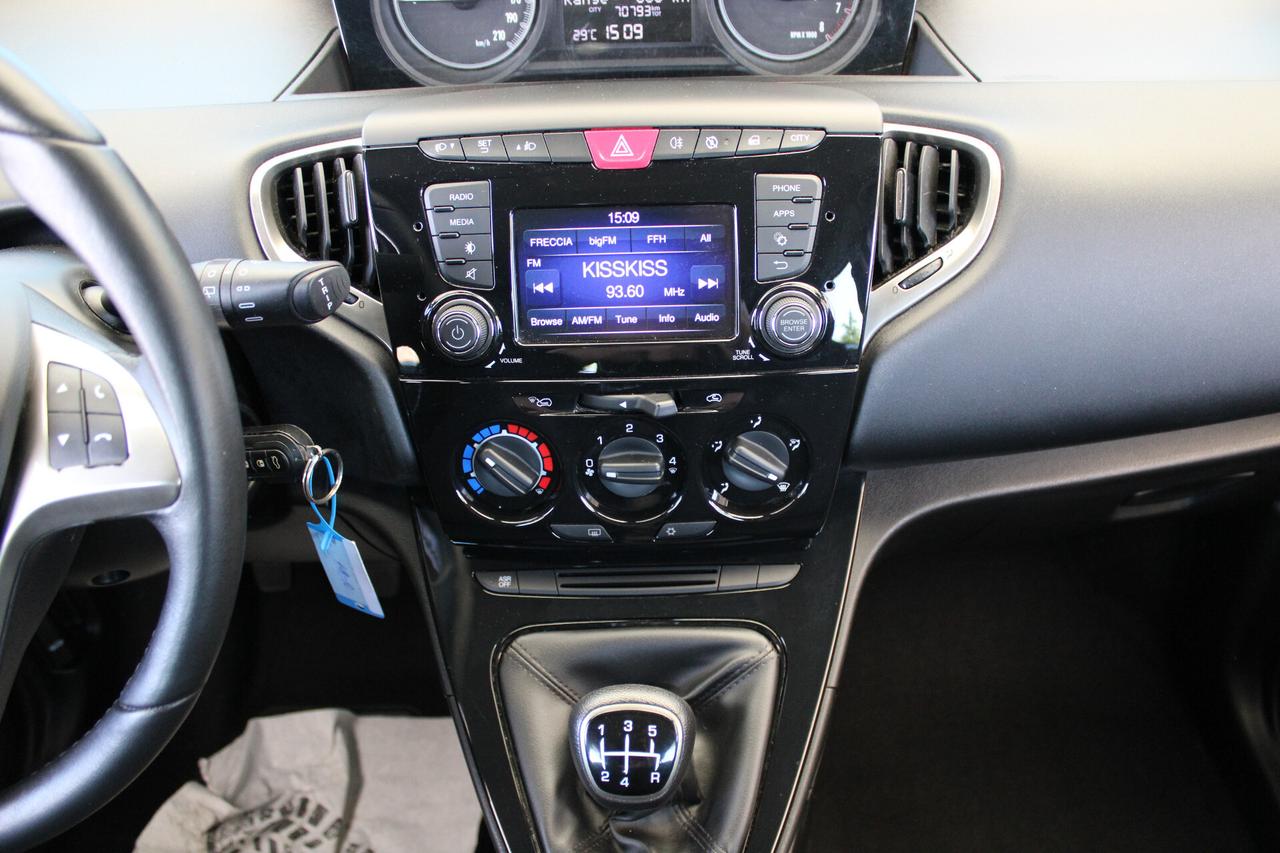 Lancia Ypsilon 1.2 69 CV 5 porte S&S Gold