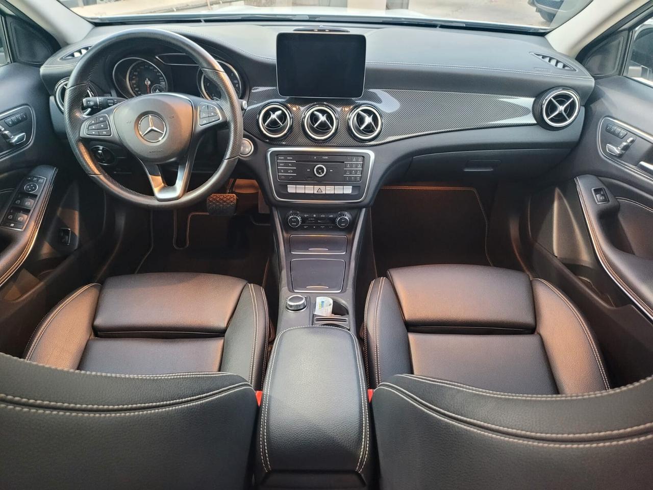 Mercedes-benz GLA 200 d Automatic Premium