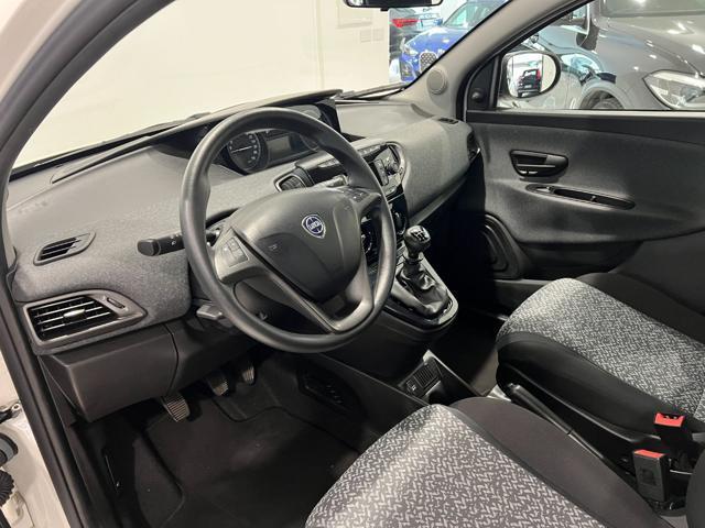 LANCIA Ypsilon 1.0 FireFly 5 porte S&S Hybrid Ecochic Silver