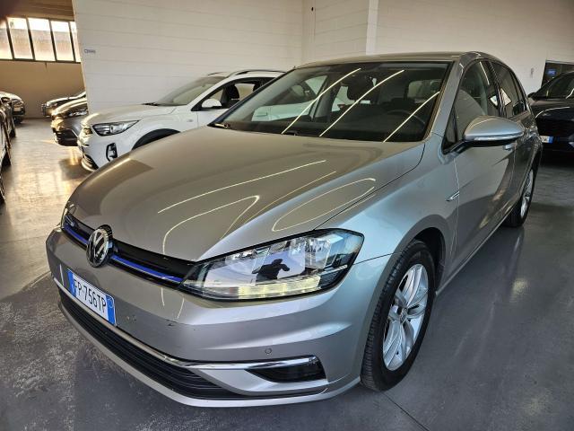 Volkswagen Golf Golf VII 2017 5p 5p 1.4 tgi Executive 110cv
