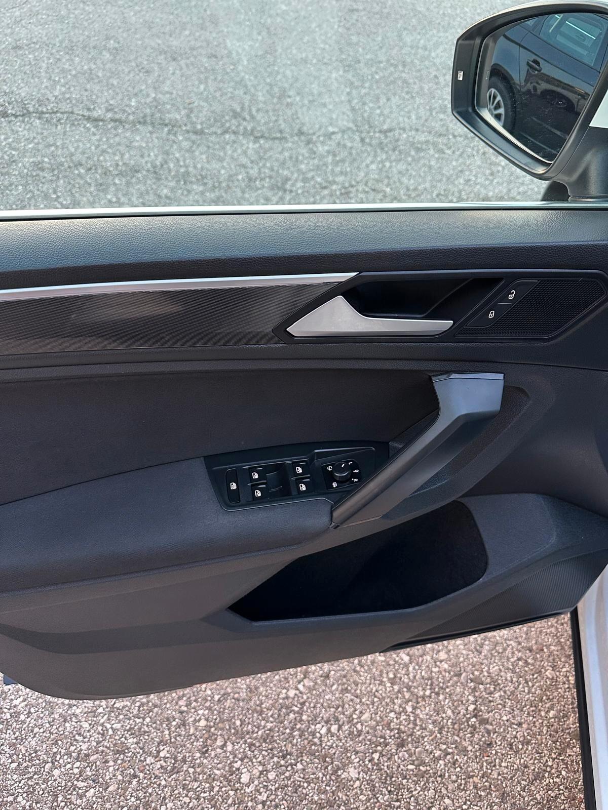 Volkswagen Tiguan 2.0 TDI DSG R-LINE